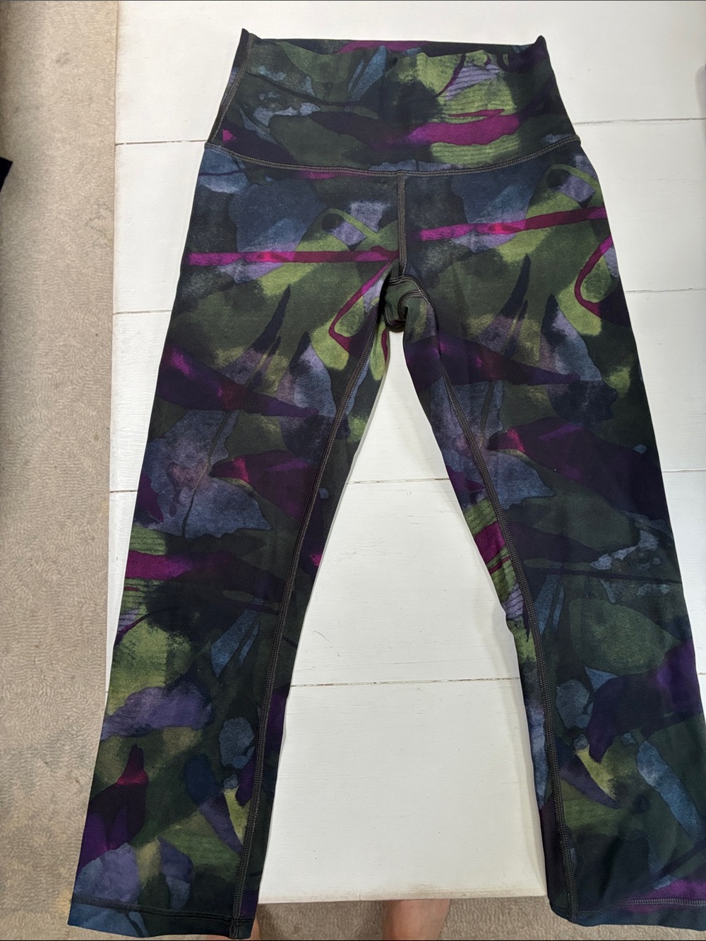 Lululemon Capri Purple & Green Patterned Crop Leggings EUC. Size 4